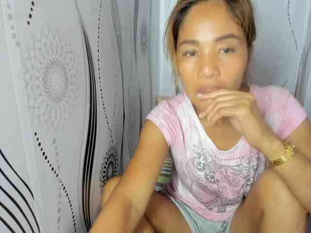 Sweettrouble42 webcam