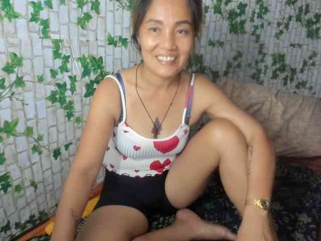 Sweettrouble42 webcam