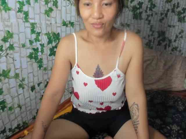 Sweettrouble42 webcam