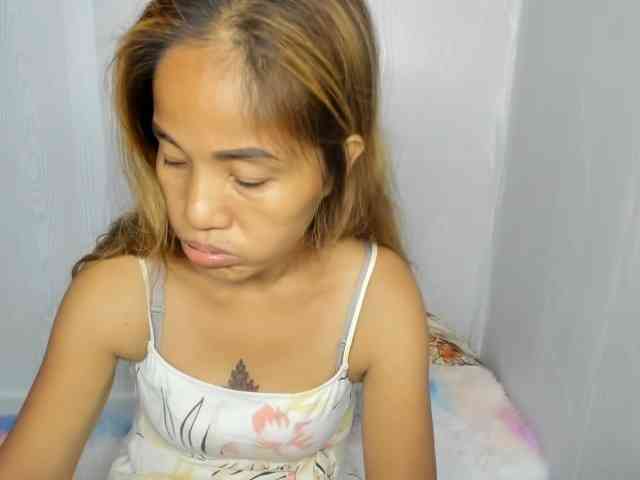 Sweettrouble42 webcam