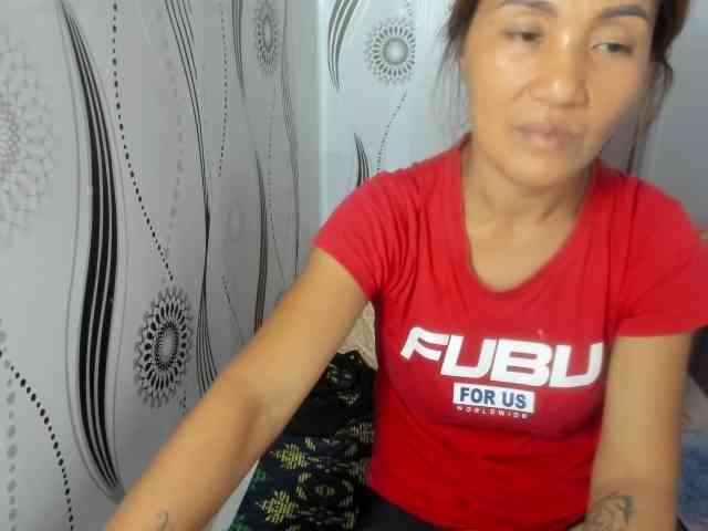 Sweettrouble42 webcam