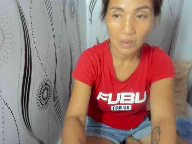 Sweettrouble42 webcam