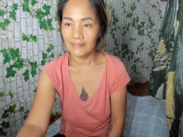 Sweettrouble42 webcam