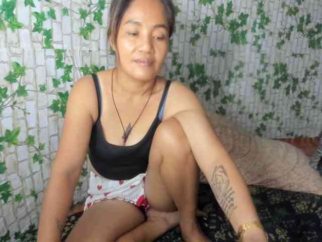 Sweettrouble42 webcam