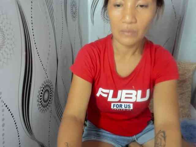 Sweettrouble42 webcam