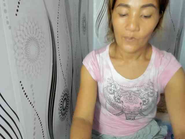 Sweettrouble42 webcam