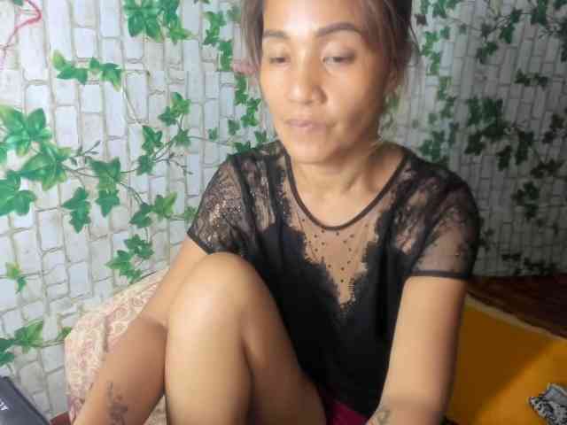 Sweettrouble42 webcam