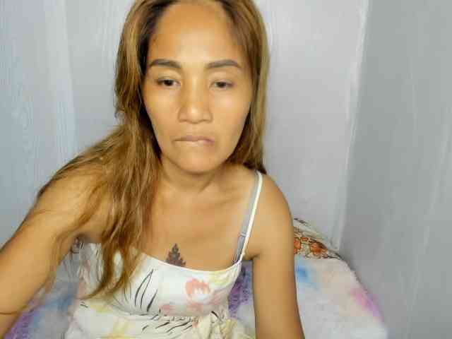 Sweettrouble42 webcam