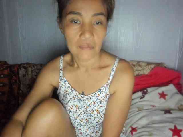 Sweettrouble42 webcam