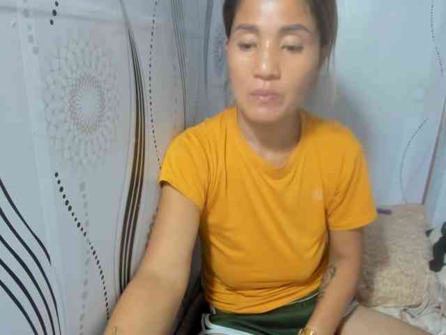 Sweettrouble42 webcam