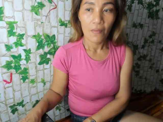 Sweettrouble42 webcam
