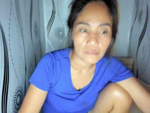 Sweettrouble42 webcam