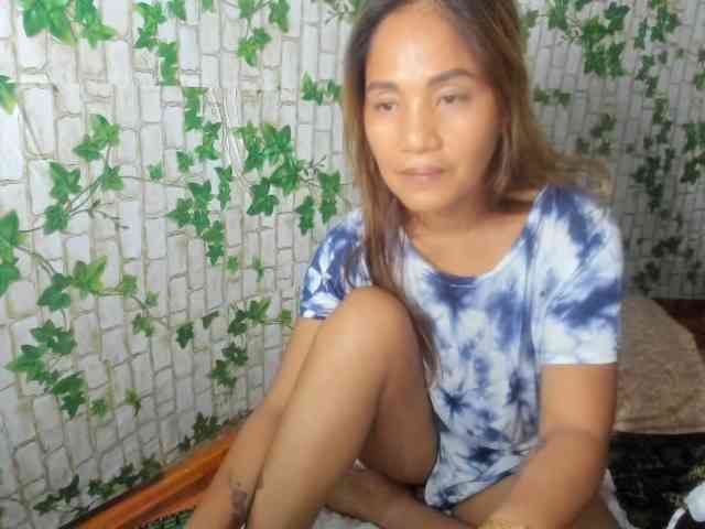 Sweettrouble42 webcam