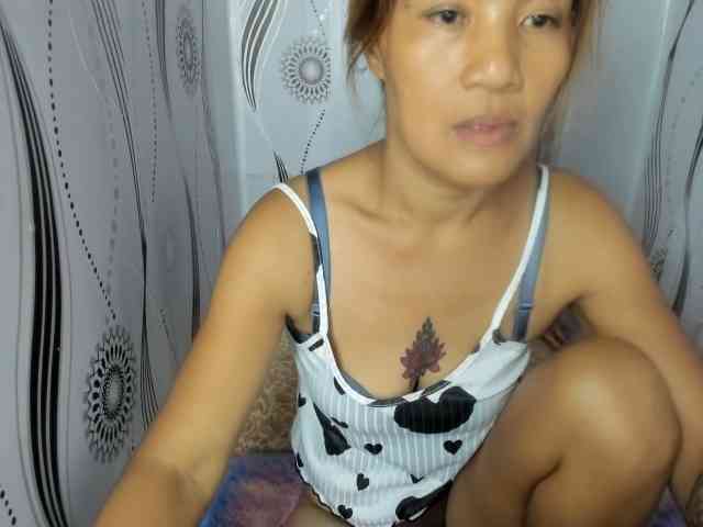 Sweettrouble42 webcam
