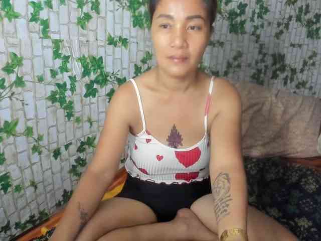 Sweettrouble42 webcam