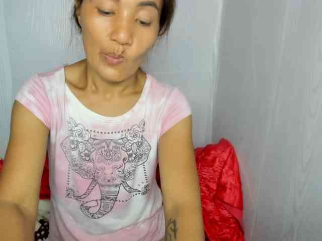 Sweettrouble42 webcam
