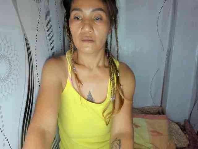 Sweettrouble42 webcam