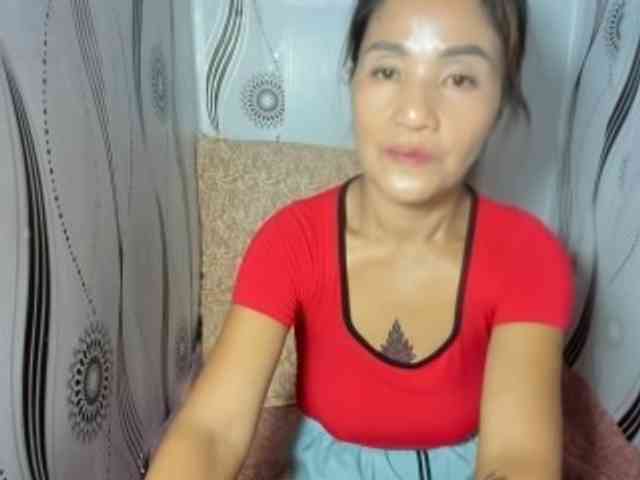 Sweettrouble42 webcam