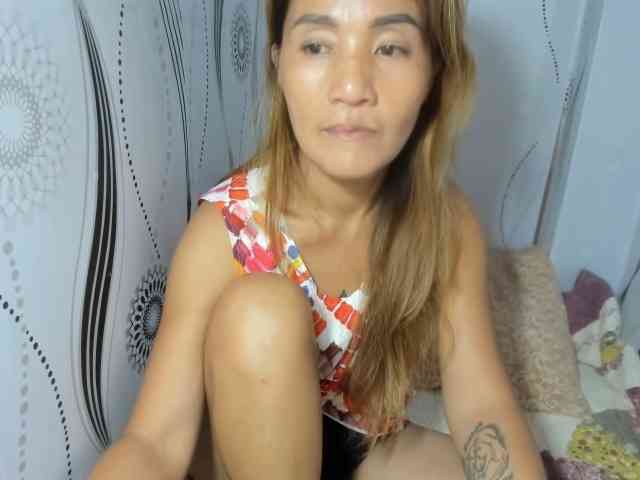 Sweettrouble42 webcam