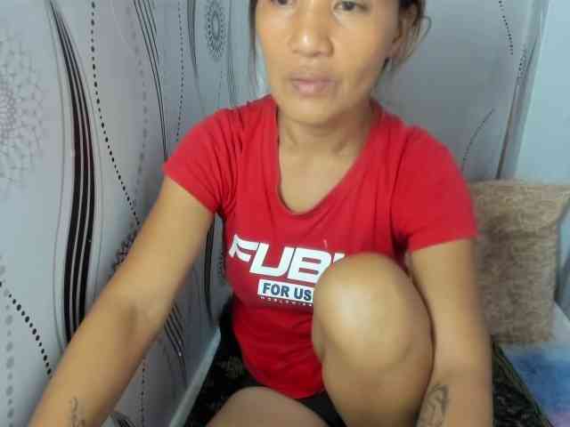 Sweettrouble42 webcam