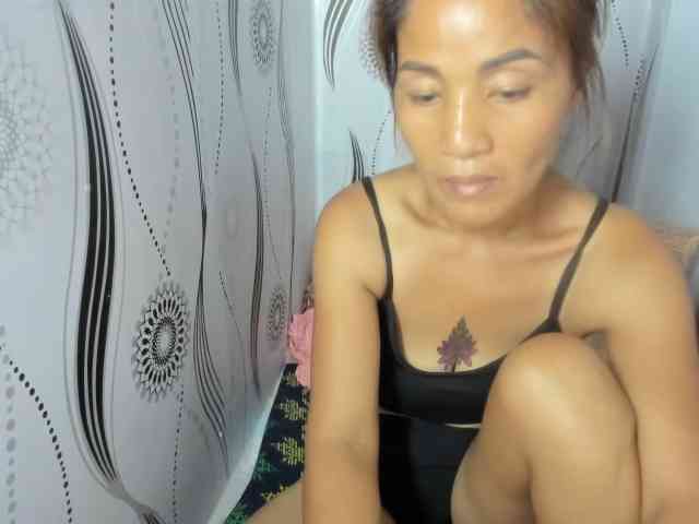 Sweettrouble42 webcam