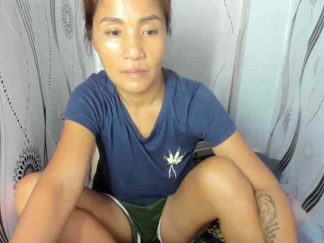 Sweettrouble42 webcam
