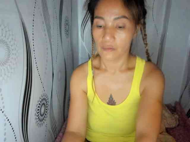 Sweettrouble42 webcam