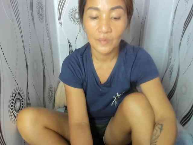 Sweettrouble42 webcam