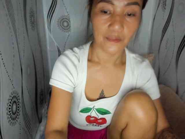 Sweettrouble42 webcam