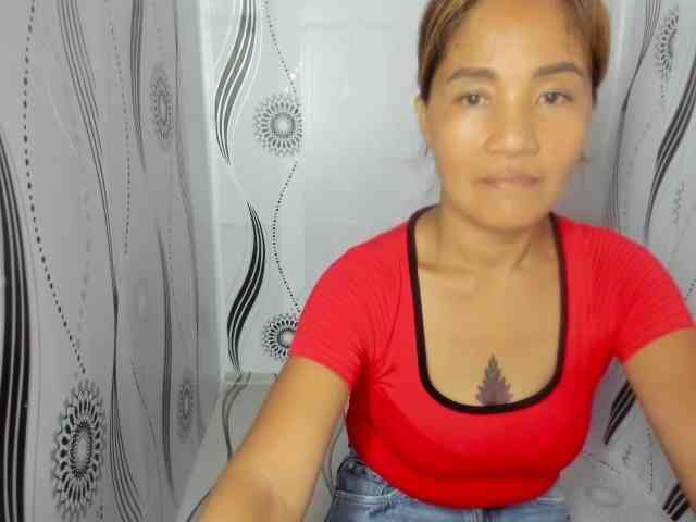 Sweettrouble42 webcam