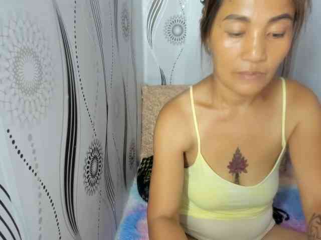 Sweettrouble42 Live Webcam on BongaCams