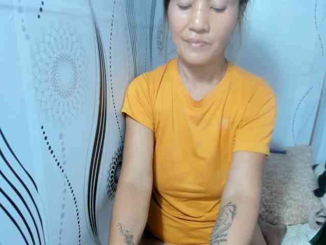 Sweettrouble42 webcam