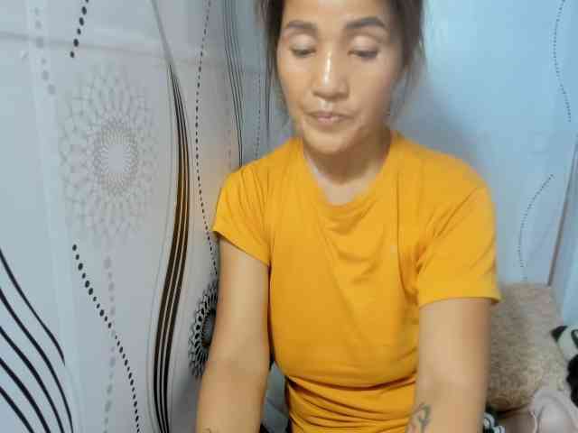 Sweettrouble42 webcam