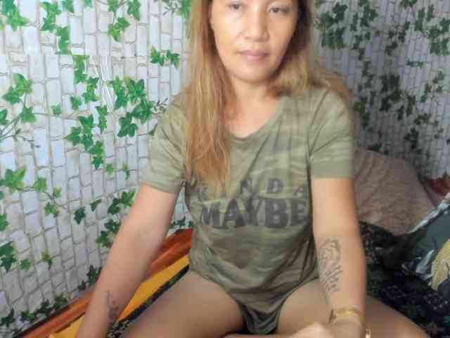 Sweettrouble42 webcam