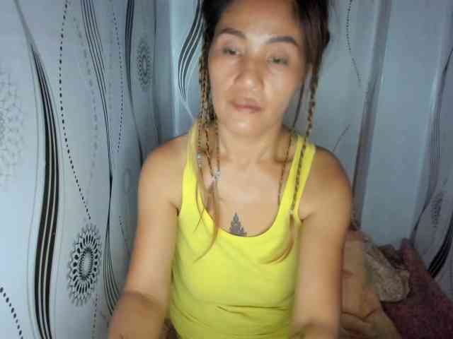 Sweettrouble42 webcam