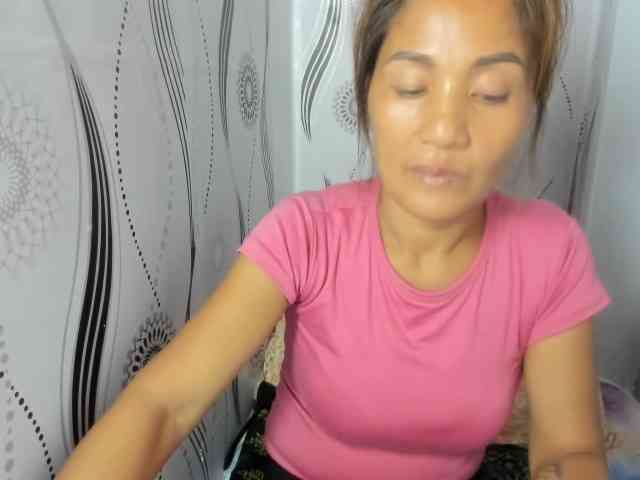 Sweettrouble42 webcam