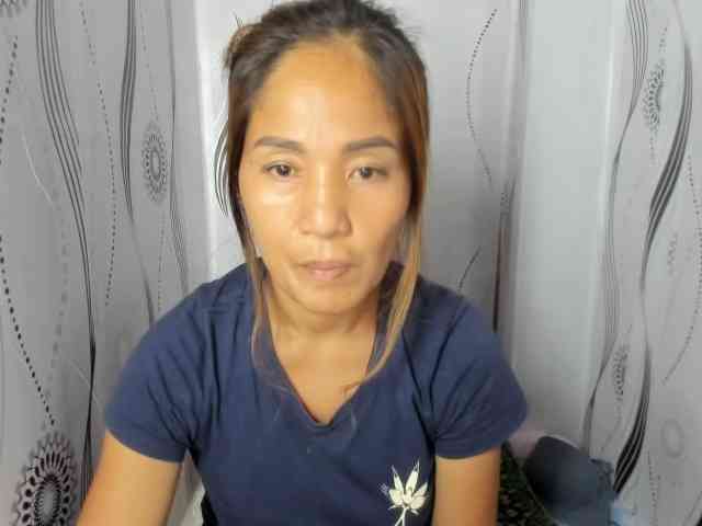 Sweettrouble42 webcam