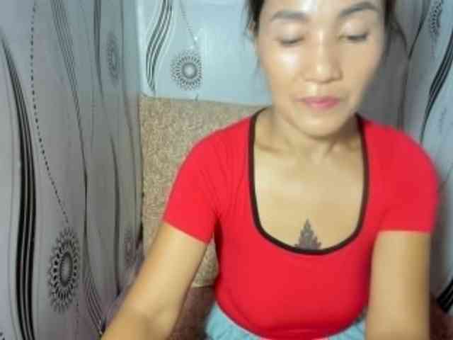 Sweettrouble42 webcam