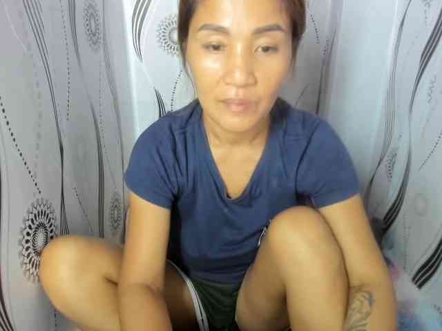 Sweettrouble42 webcam
