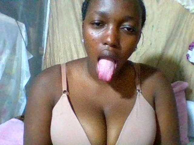 Sexxyladies's BongaCams show and profile