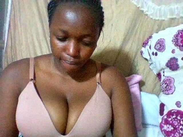 Sexxyladies's BongaCams show and profile