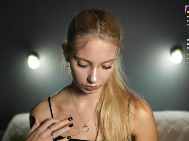 ange-linka live cam on BongaCams