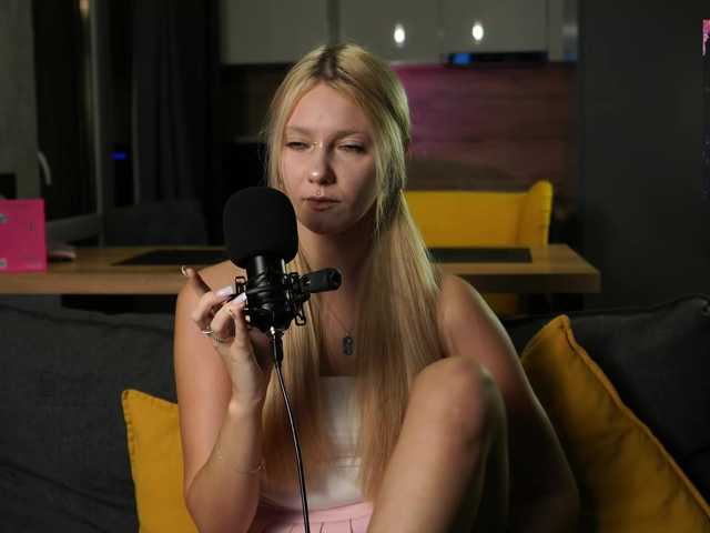 ange-linka live cam on BongaCams