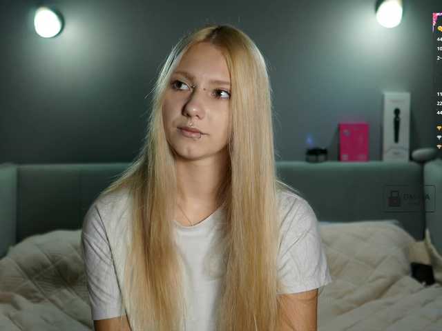 ange-linka live cam on BongaCams