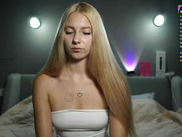 ange-linka live cam on BongaCams