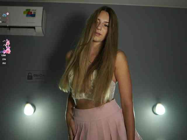 ange-linka Live Webcam on BongaCams
