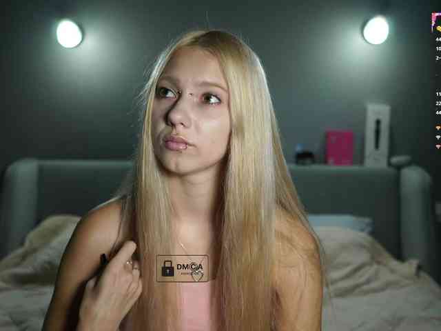 ange-linka Live Webcam on BongaCams