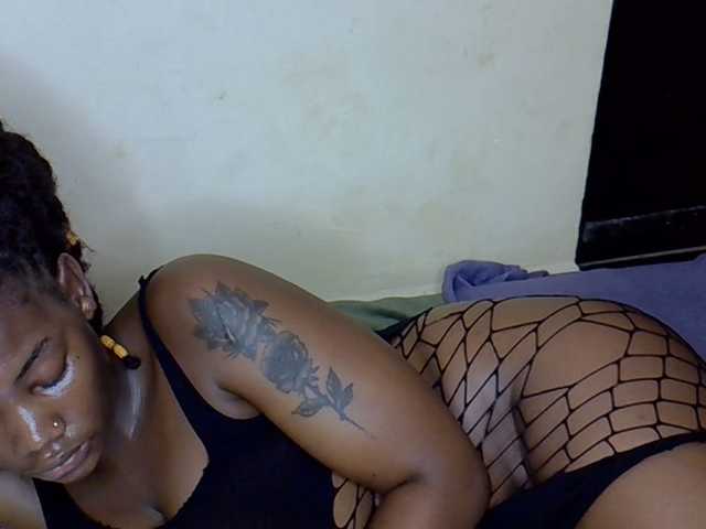 le modèle assbby1 est en webcam porno dans un show sur le site bongacams, il possède les tags suivants: White/Caucasian,Brunette,Hairy