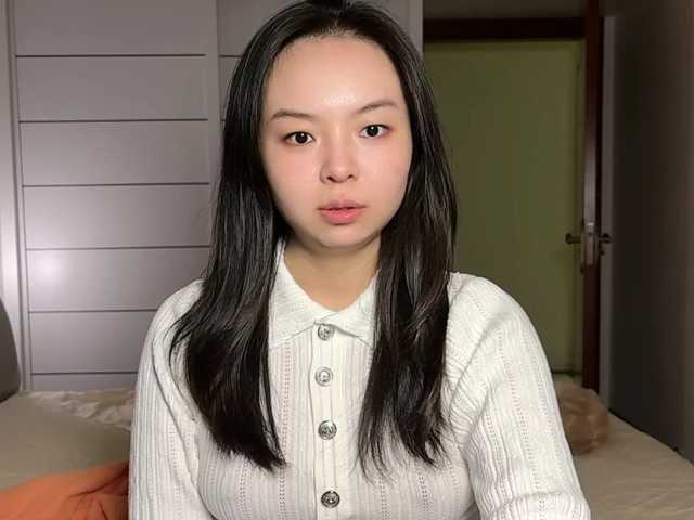 holasunflower live cam on BongaCams