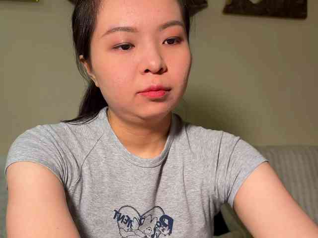 Model: holasunflower